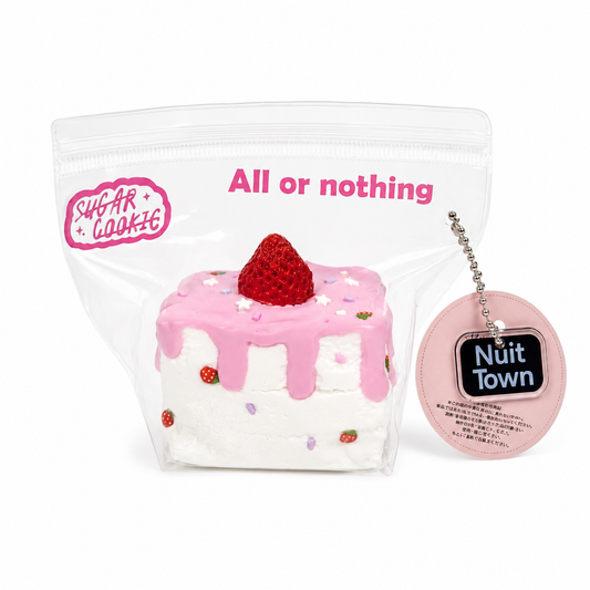 NUIT TOWN ぬいっとスクイーズ　苺ショートケーキ