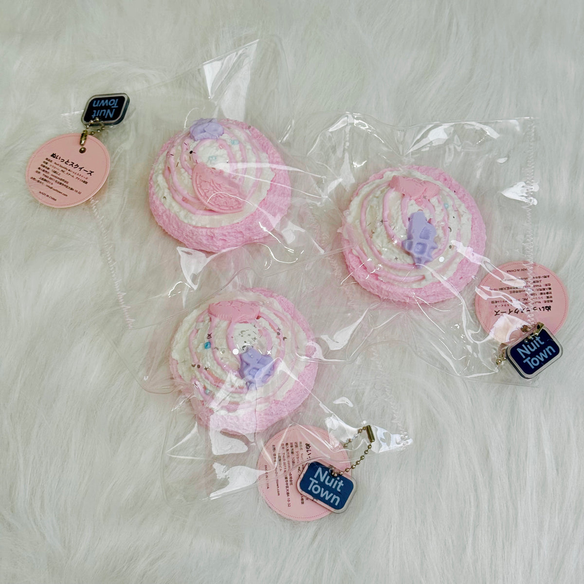 ぬいっとスクイーズ　ゆめかわクリームケーキSquishy